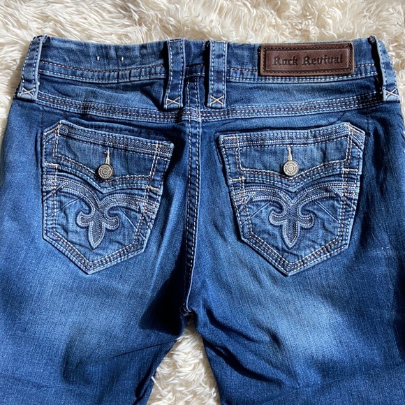 Rock Revival Easy Crop Jeans - Picture 4 of 5